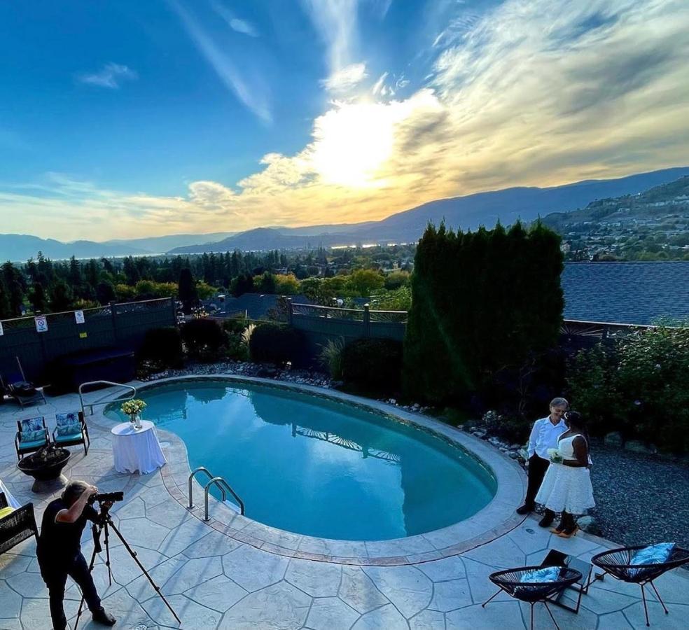 A Vista Villa Couples Retreat Kelowna Zewnętrze zdjęcie