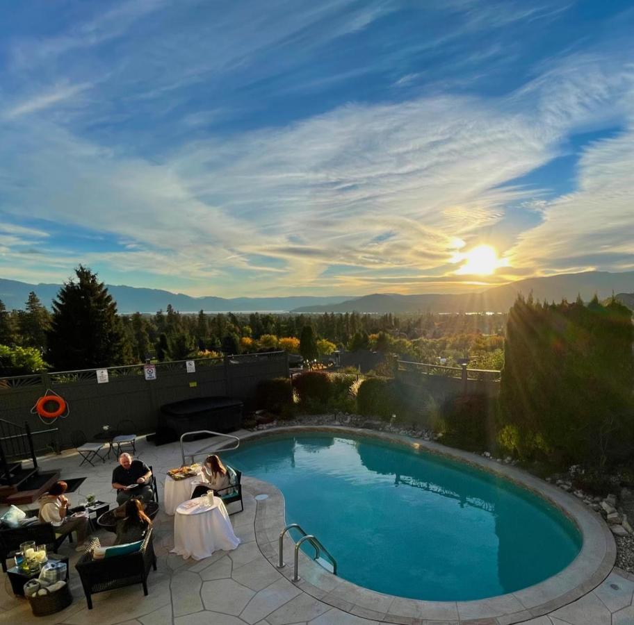 A Vista Villa Couples Retreat Kelowna Zewnętrze zdjęcie