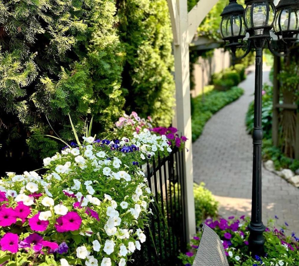 A Vista Villa Couples Retreat Kelowna Zewnętrze zdjęcie