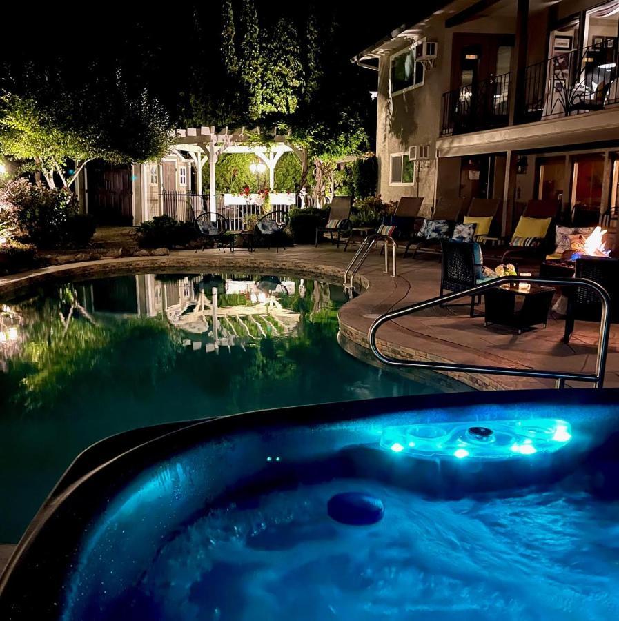 A Vista Villa Couples Retreat Kelowna Zewnętrze zdjęcie