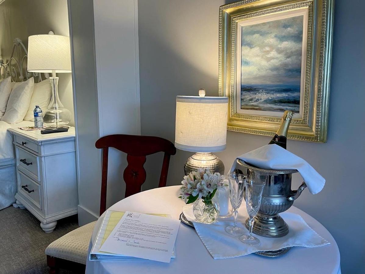 A Vista Villa Couples Retreat Kelowna Zewnętrze zdjęcie