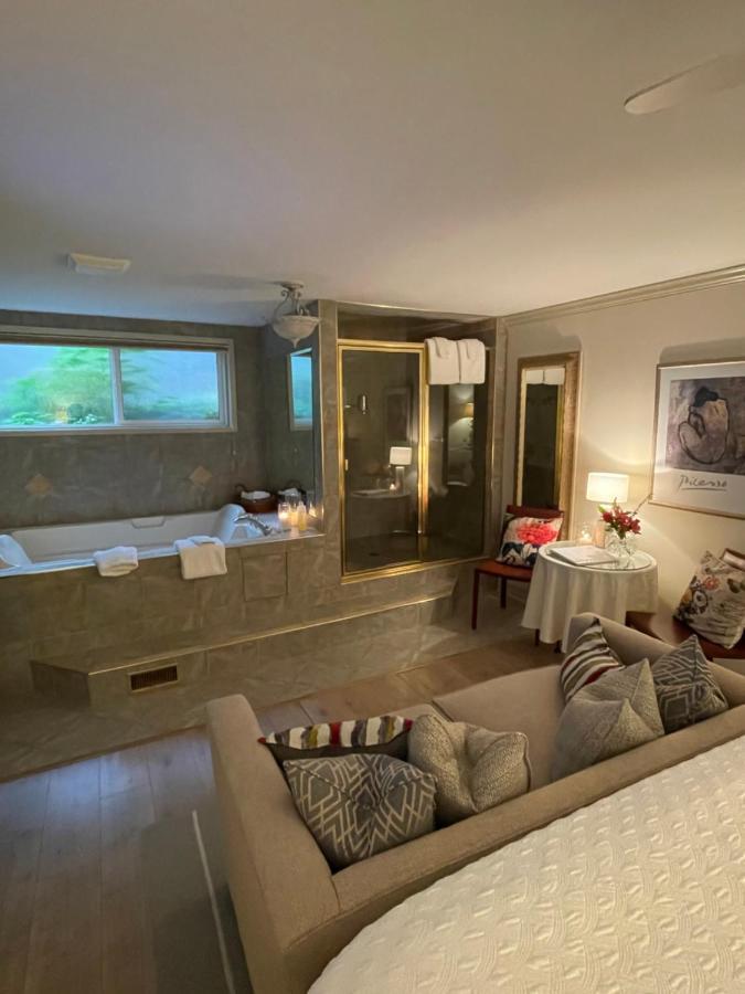 A Vista Villa Couples Retreat Kelowna Zewnętrze zdjęcie