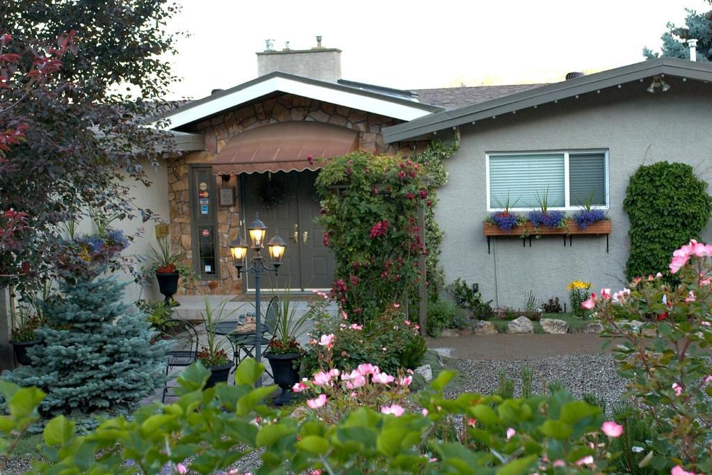 A Vista Villa Couples Retreat Kelowna Zewnętrze zdjęcie